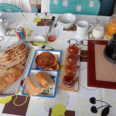 Bed and Breakfast La Farigoulette Lorgues Esterno foto