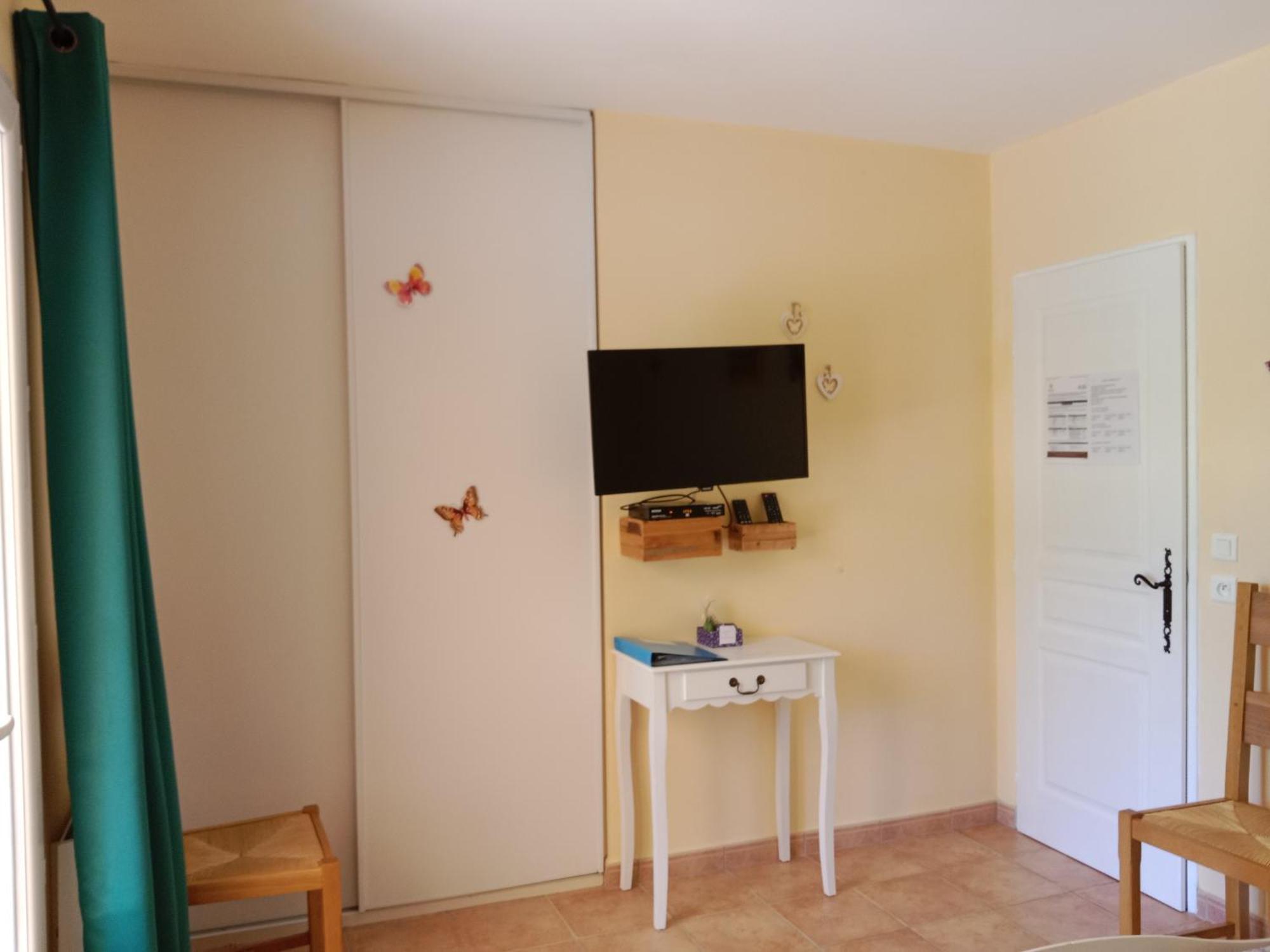 Bed and Breakfast La Farigoulette Lorgues Esterno foto