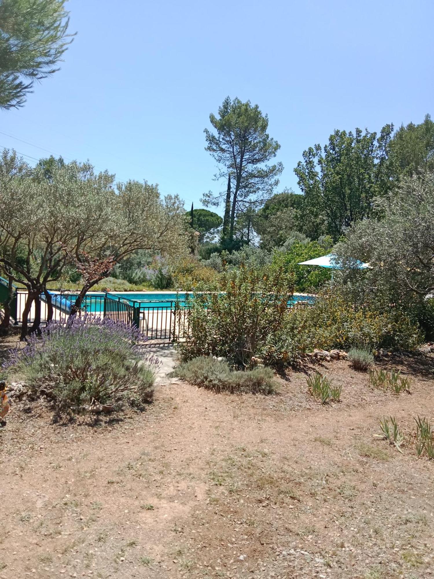 Bed and Breakfast La Farigoulette Lorgues Esterno foto
